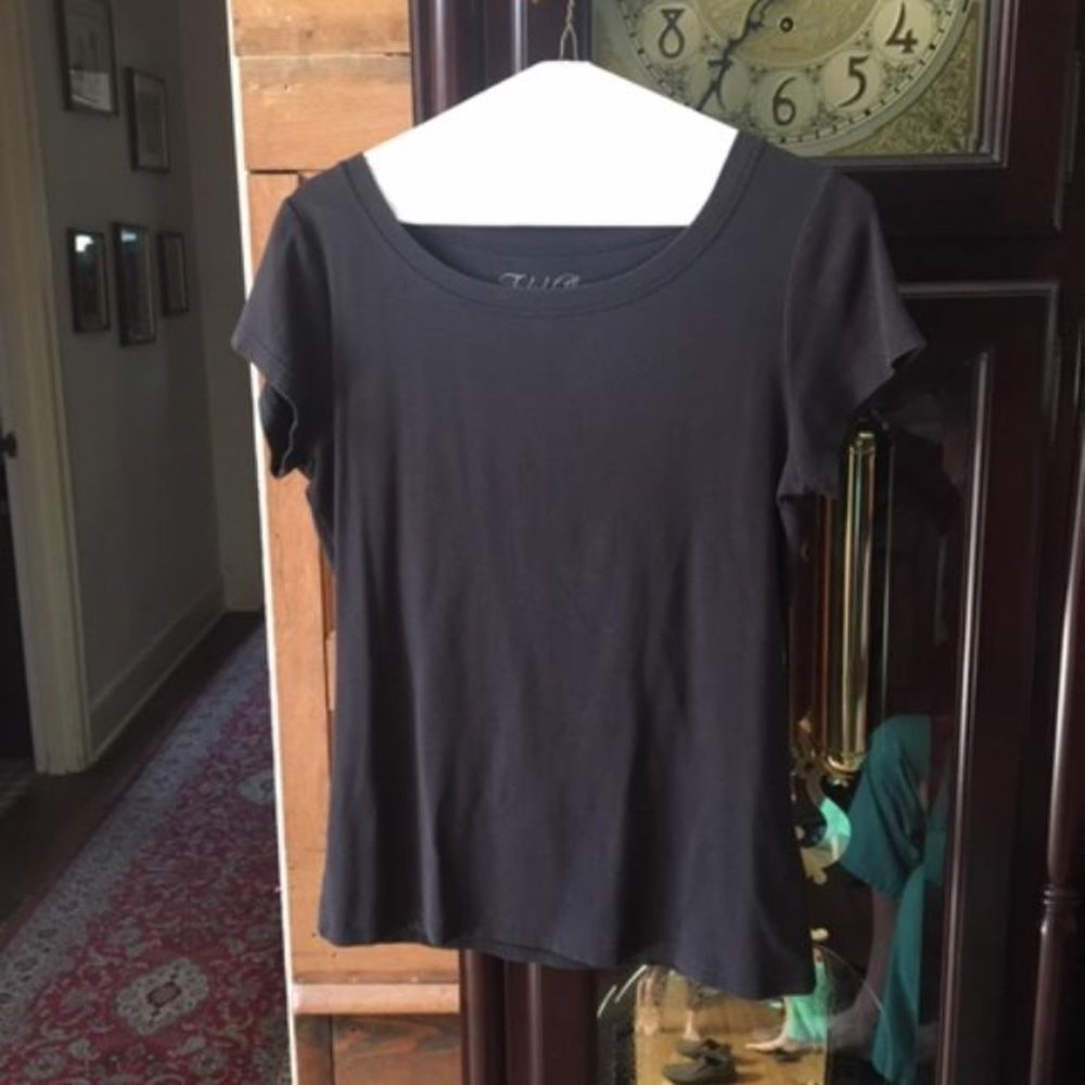 Black Fitted Tee
